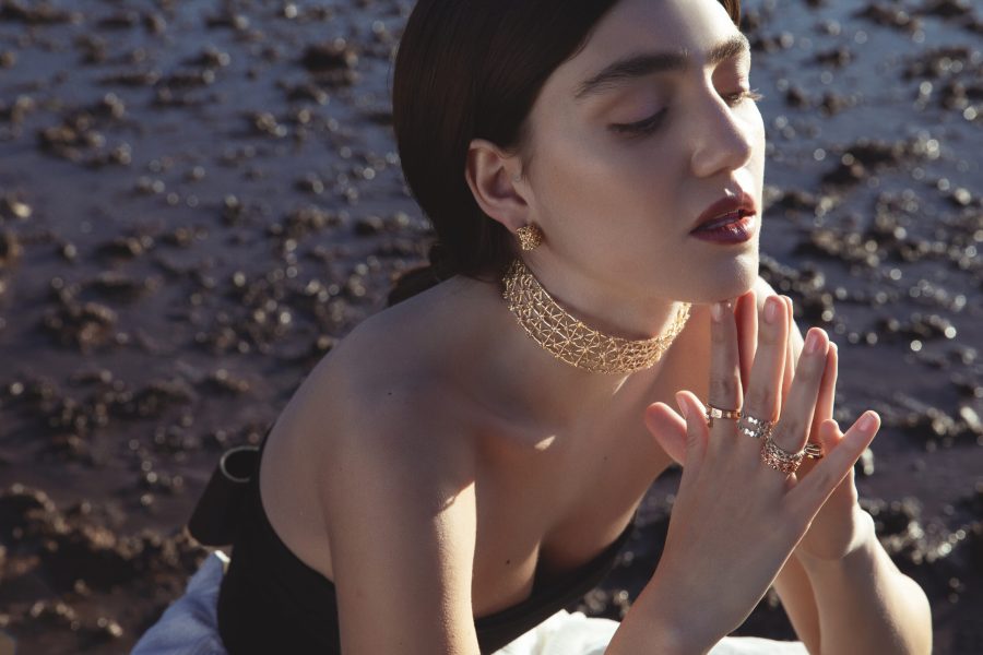 Choker gasometro oro indossato