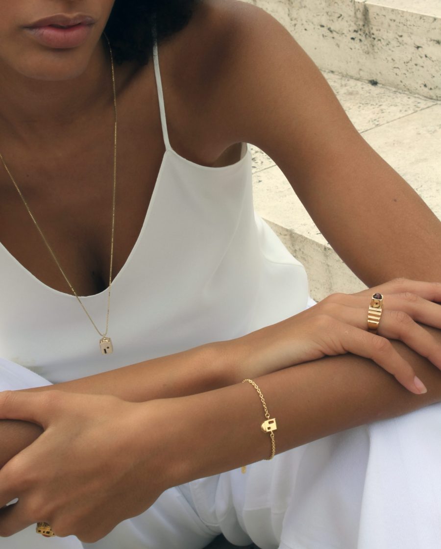 Indossato braccialetto Posi