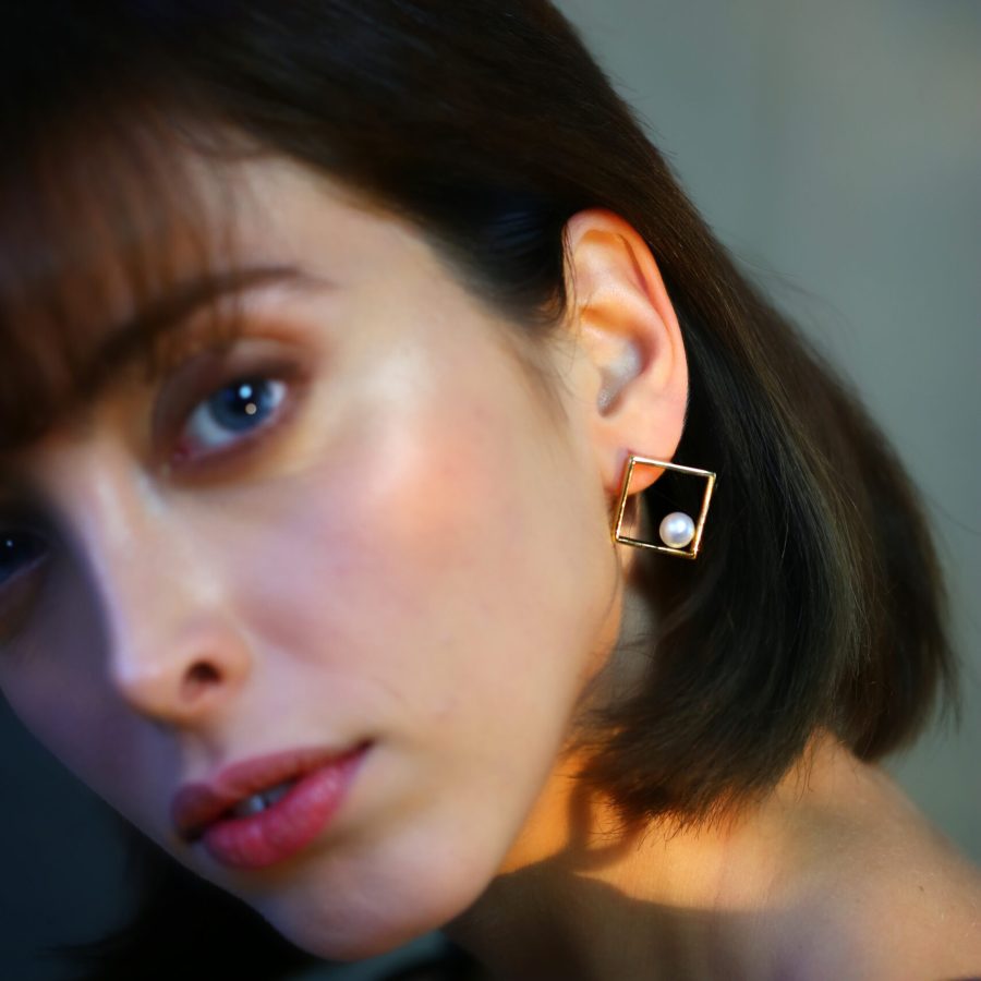 Indossato orecchini Tokyo oro