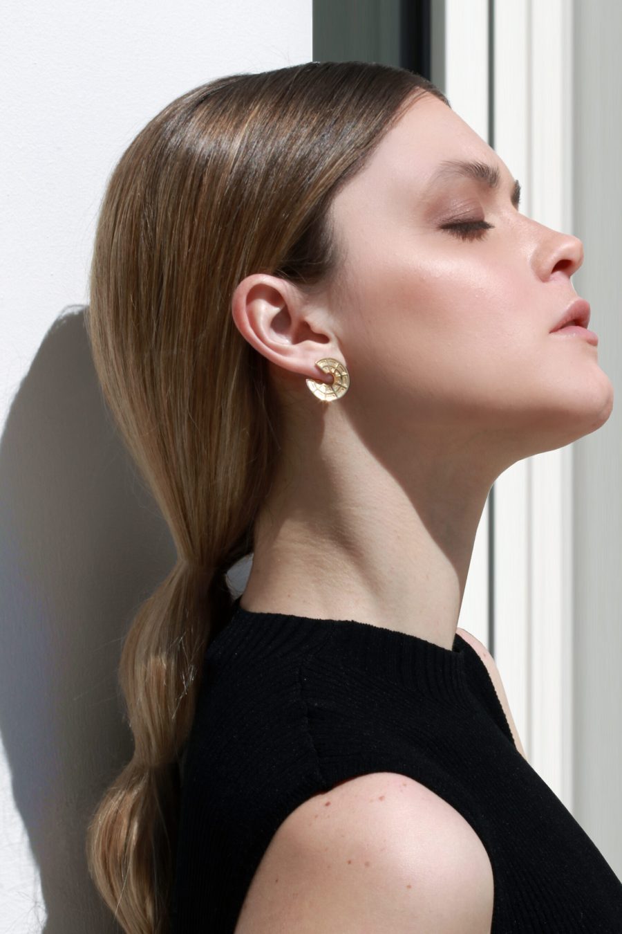 orecchini pantheon dome oro indossati copia