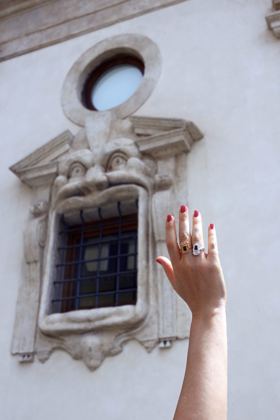 Indossato con finestra 1