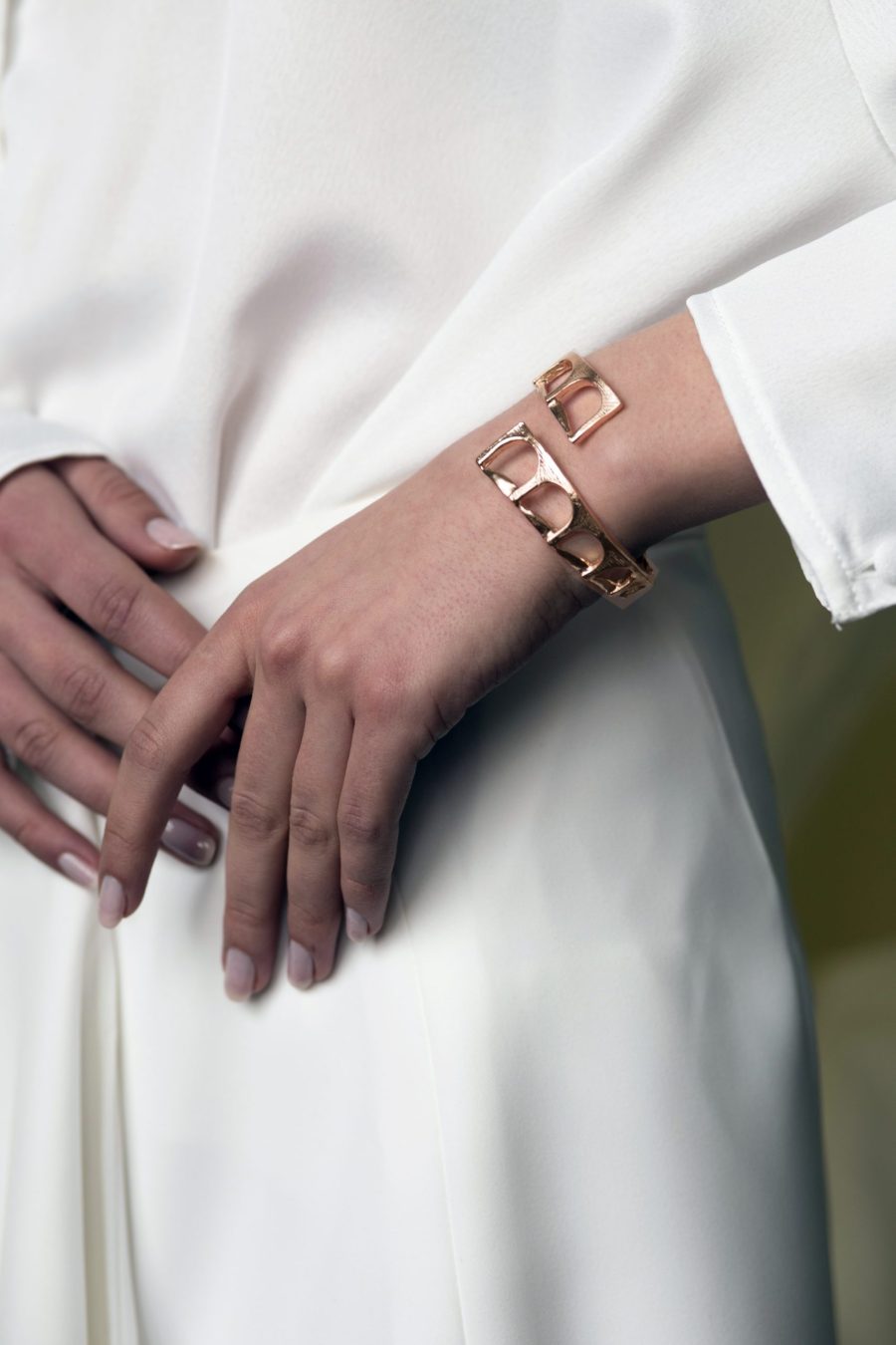 Bracciale Acquedotto indossato oro rosa