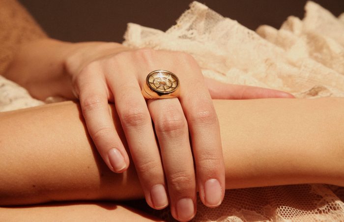 pantheon sigillo indossato